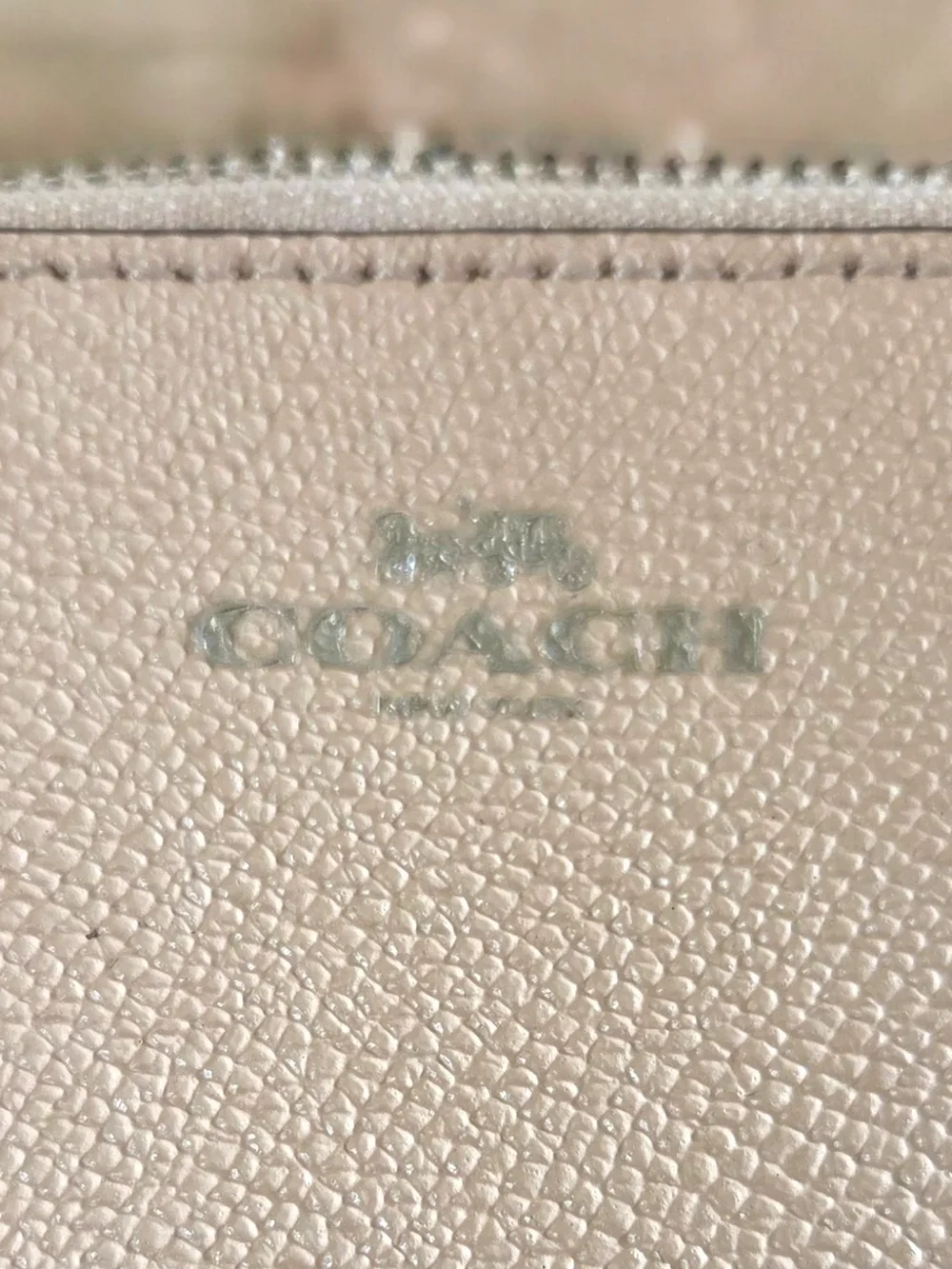 Coach Corner Zip Wristlet Light Pink Crossgrain Leather F58032 Wallet Like New!
